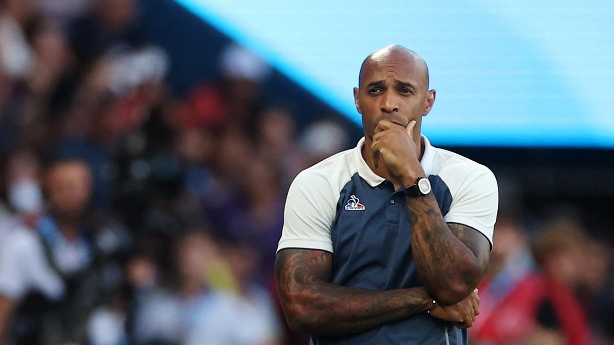 Thierry Henry mundur dari Timnas Prancis U-23 (REUTERS/Paul Childs)