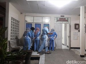 Polisi Autopsi Jenazah Wanita yang Badannya Tinggal Separuh di Brebes Polisi Autopsi Jenazah Wanita yang Badannya Tinggal Separuh di Brebes