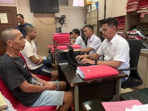 2 Orang Jadi Tersangka Tewasnya Pemuda Gresik Usai Pesta Miras 2 Orang Jadi Tersangka Tewasnya Pemuda Gresik Usai Pesta Miras