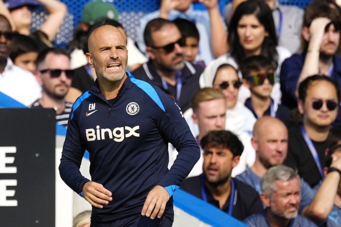 Chelseas head coach Enzo Maresca reacts during the English Premier League soccer match between Chelsea and Manchester City at Stamford Bridge stadium in London, England, Sunday, Aug, 18, 2024. (AP Photo/Dave Shopland)