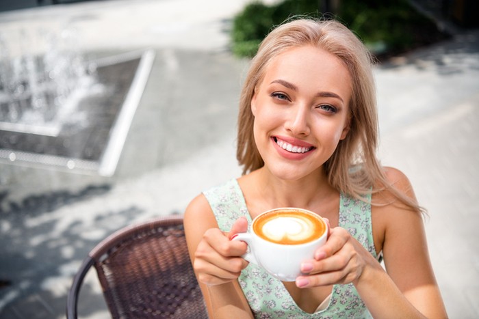 6 Fakta dan Mitos Efek Minum Kopi Pada Wanita