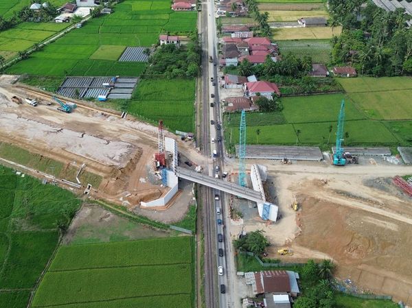 Foto Udara Progres Proyek Jalan Tol Padang-Sicincin