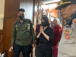 Penampakan Helena Lim Serba Hitam Jelang Diadili di Kasus Korupsi Timah