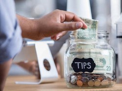 10 Negara yang Tolak Uang Tip, Cocok Buat Kaum Hemat saat Liburan