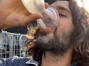 Pelatih Kebugaran Ini Minum ASI Istrinya, Deskripsikan Rasanya Pelatih Kebugaran Ini Minum ASI Istrinya, Deskripsikan Rasanya
