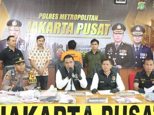Rumah Kosong di Kemayoran Disatroni Maling, Brankas hingga Emas Dicuri Rumah Kosong di Kemayoran Disatroni Maling, Brankas hingga Emas Dicuri