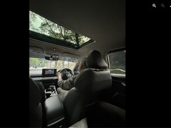 Mahathir Mohamad Masih Suka Nyetir Sendiri di Usia 99 Tahun