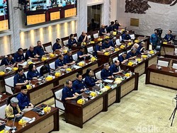 Komisi XI Ketok Asumsi Dasar Ekonomi Makro 2025, Rupiah Dipatok Rp 16.000!