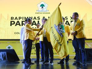 Momen Bahlil Lahadalia Resmi Jabat Ketum Golkar Momen Bahlil Lahadalia Resmi Jabat Ketum Golkar