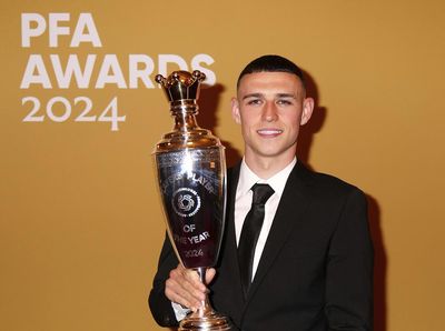 Potret Phil Foden Sabet Gelar Pemain Terbaik PFA 2023/2024
