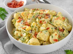 Resep Selada Kentang dan Beef Bacon, Menu Diet yang Praktis