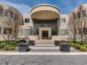 Rumah Mewah Michael Jordan yang Nggak Laku-Laku Rumah Mewah Michael Jordan yang Nggak Laku-Laku