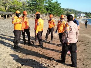 Tim SAR Parepare Sisir Perairan Parepare Cari Buaya Lepas dari Jala Nelayan Tim SAR Parepare Sisir Perairan Parepare Cari Buaya Lepas dari Jala Nelayan