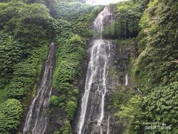Segarnya Banyumala, si Air Terjun Kembar di Bali Utara