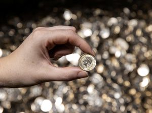Wujud Koin 1 Pound Sterling Baru yang Segera Beredar di Inggris Wujud Koin 1 Pound Sterling Baru yang Segera Beredar di Inggris