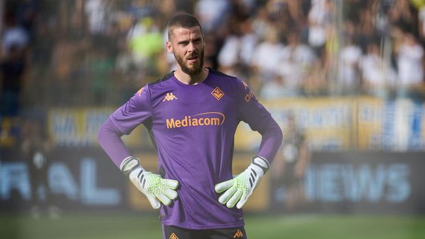  David de Gea of ACF Fiorentina warms up during the Serie A match between Parma Calcio and Fiorentina at Stadio Ennio Tardini on August 17, 2024 in Parma, Italy. (Photo by Emmanuele Ciancaglini/Ciancaphoto Studio/Getty Images)