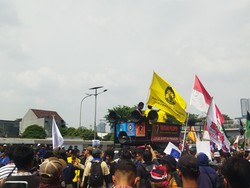 Video: 8 Tuntutan Mahasiswa saat Aksi Demo 1 Tahun Prabowo-Gibran Video: 8 Tuntutan Mahasiswa saat Aksi Demo 1 Tahun Prabowo-Gibran