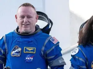 Astronaut NASA yang Terdampar di Antariksa Umumkan Pensiun Astronaut NASA yang Terdampar di Antariksa Umumkan Pensiun