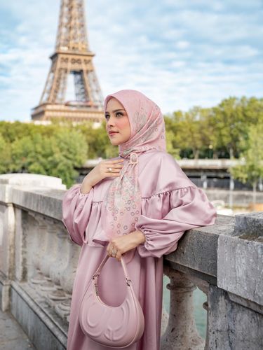 Buttonscarves The Parisian 2.0 Series