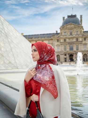 Buttonscarves The Parisian 2.0 Series