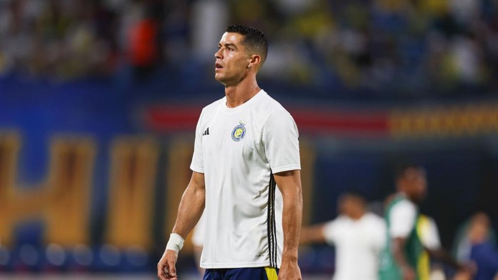 ABHA, SAUDI ARABIA - AUGUST 17: Cristiano Ronaldo of Al Nassr looks on prior the Saudi Super Cup Final match between  Al Nassr and Al Hilal at Prince Sultan bin Abdul Aziz Stadium on August 17, 2024 in Abha, Saudi Arabia.  (Photo by Yasser Bakhsh/Getty Images)
