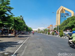 Surabaya Panas Terik, Suhu Tembus 36 Derajat Celsius Sepanjang Hari Surabaya Panas Terik, Suhu Tembus 36 Derajat Celsius Sepanjang Hari