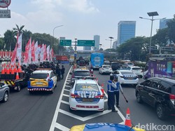 Exit Tol di Depan DPR Ditutup Siang Ini