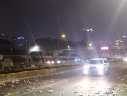 Sempat Ditutup Imbas Demo, Ruas Jalan di Depan DPR Dibuka Kembali