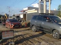 Jalan Petta Unga Parepare Nyaris Terputus Sudah Diperbaiki, Truk Bisa Lewat