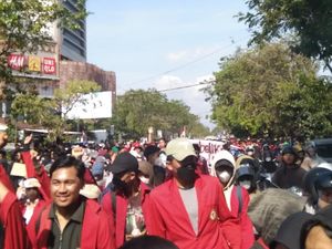 Tolak RUU Pilkada, 1.000 Mahasiswa Unhas Makassar Long March ke DPRD Sulsel