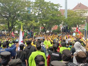 Demo Tolak Revisi UU Pilkada di Semarang, Jalan Pahlawan Dialihkan