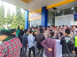 Massa Geruduk Pemkot Lubuklinggau Protes Truk Batu Bara Lewat Jalan Umum