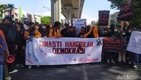 Potret Tuntutan Demo Revisi UU Pilkada di Makassar: Dinasti Hancurkan Demokrasi