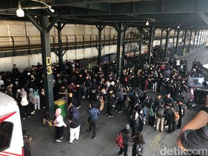 Massa Tolak Revisi UU Pilkada Mulai Berkumpul di Taman Parkir ABA Jogja