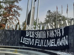 Mahasiswa UGM Demo Jogja Memanggil, Desak DPR Batalkan Revisi UU Pilkada