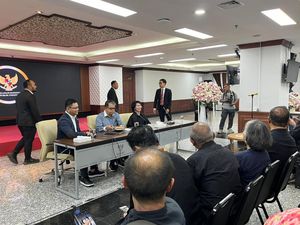 Terima Audiensi Aktivis 98-Guru Besar, MKMK Siap Kawal Putusan MK