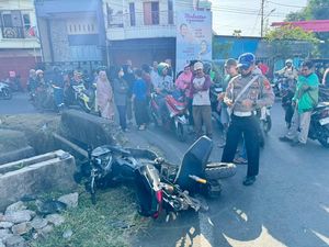 1 Pemotor Ditabrak Terios di Jalan Gagak Makassar Tewas, 3 Lainnya Dirawat 1 Pemotor Ditabrak Terios di Jalan Gagak Makassar Tewas, 3 Lainnya Dirawat