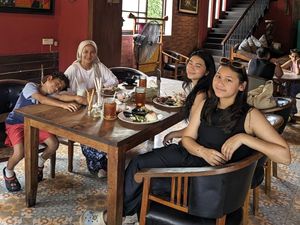 Wanda Hamidah Suka Kulineran Bareng Anak dan Jajan Durian