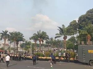 Pagar Samping Gedung DPR Dijebol Massa Demo, Ada yang Diamankan