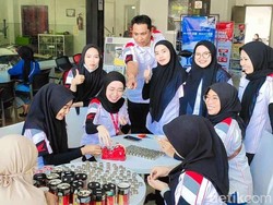 Cerita Pasutri Beli Motor untuk Anak Pakai Uang Koin Sekarung Ditabung 5 tahun