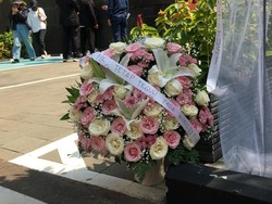 Aktivis 98 Kirim Bunga untuk MK: Tetap Teguh Pada Konstitusi