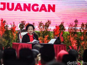 Megawati Tertawa Bahlil Singgung Raja Jawa: Aku Mau Kenalan Juga Megawati Tertawa Bahlil Singgung Raja Jawa: Aku Mau Kenalan Juga