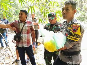 Ada Mayat Bayi Dalam Tas Kresek, Warga Loning Purworejo Geger Ada Mayat Bayi Dalam Tas Kresek, Warga Loning Purworejo Geger