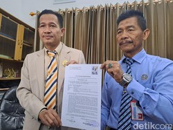 Dituduh Pemeran Video Mesra Sejoli PNS, Kadisdikbud Jombang Lapor Polda Jatim