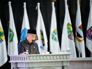 Pemprov Jabar Targetkan PAD di APBD Perubahan Capai Rp 36,27 Triliun Pemprov Jabar Targetkan PAD di APBD Perubahan Capai Rp 36,27 Triliun