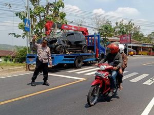 Misteri Pemilik Jazz Masuk Parit di Patuk Gunungkidul Terungkap Misteri Pemilik Jazz Masuk Parit di Patuk Gunungkidul Terungkap