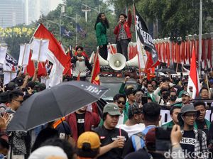 Perkembangan Sejauh Ini Terkait Demo Tolak Revisi UU Pilkada di DPR