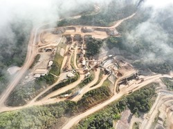 PT Bumi Suksesindo Beri Beasiswa Pendidikan bagi Warga di Lingkar Tambang