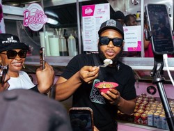 Wow! Pria Ini Pecahkan Rekor Dunia Kunjungi 150 Resto Selama 24 Jam