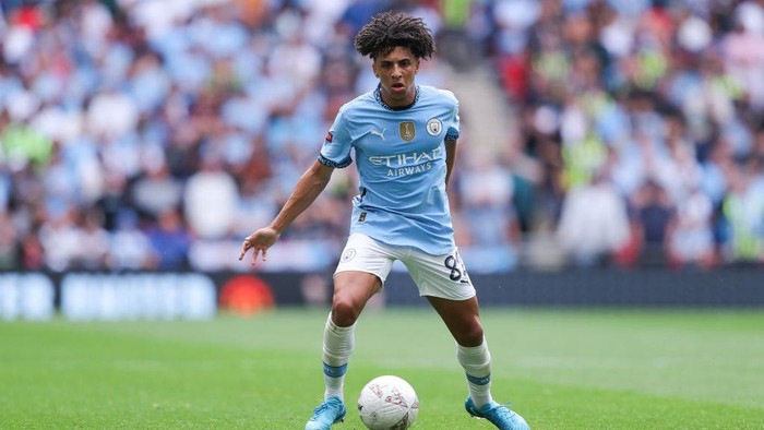 Rico Lewis LONDON, ENGLAND - AUGUST 10: Rico Lewis of Manchester City during the 2024 FA Community Shield match between Manchester United and Manchester City at Wembley Stadium on August 10, 2024 in London, England. (Photo by James Gill - Danehouse/Getty Images)